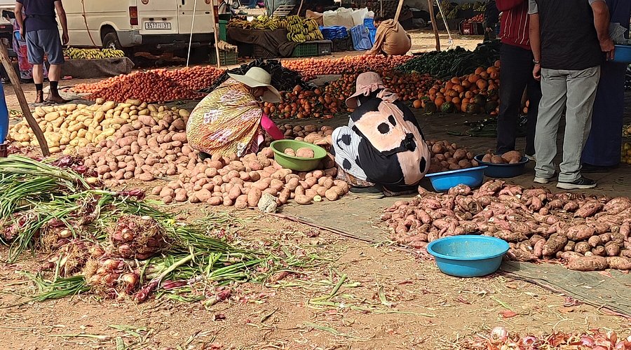 uploads/blogs/souk-de-mirleft-couleurs-saveurs-et-traditions-marocaines